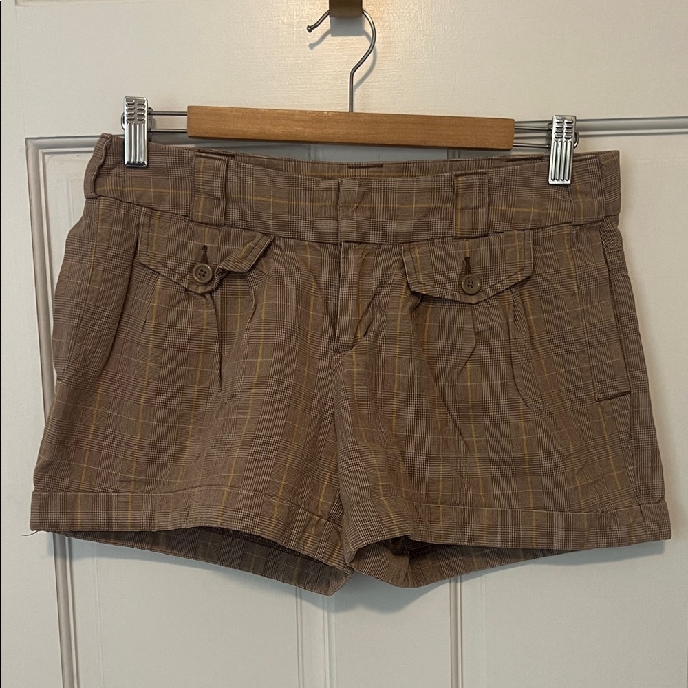 LONDONJEAN Tan Plaid Women's Cargo Shorts